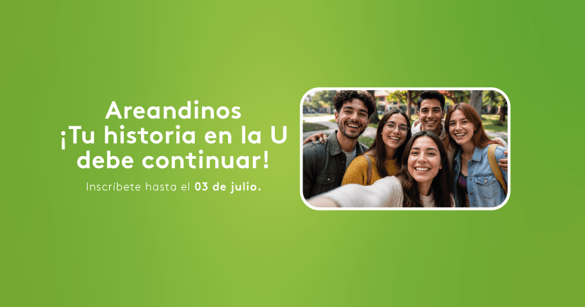 Estudiantes universitarios sonrientes compartiendo un momento en el campus